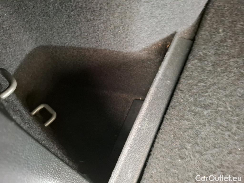  Volkswagen  Tiguan VOLKSWAGEN  / 2020 / 5P / SUV 1.4 eHybrid 245 DSG6 R-Line #3