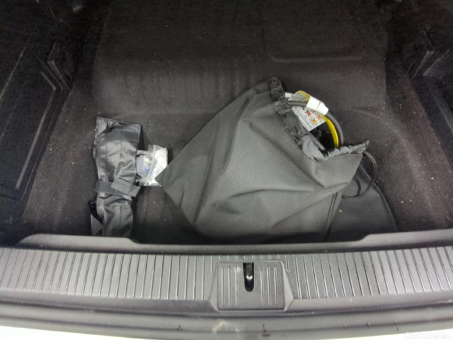  Volkswagen  Passat VOLKSWAGEN  SW / 2019 / 5P / Break 1.4 TSI DSG HYBRIDE REC SW GTE BUSINESS(SL) #1