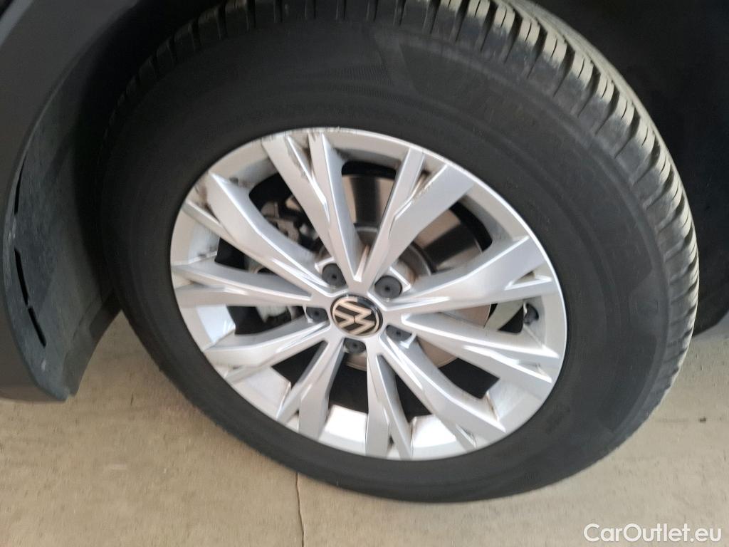  Volkswagen  Tiguan VOLKSWAGEN  / 2020 / 5P / SUV 1.5 TSI 150 DSG7 Life Busines #1