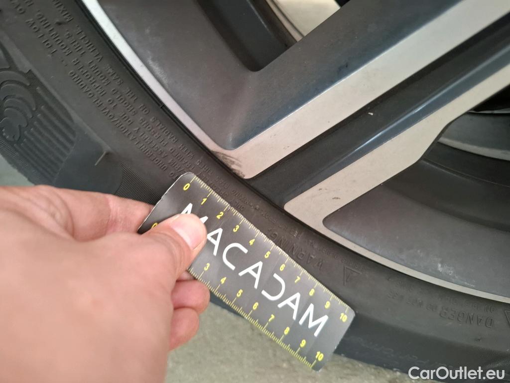  Volvo  XC60 VOLVO   2021  5P  SUV B4 AWD 197 Geartro 8 Inscrip Luxe #5