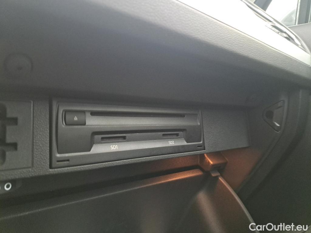  Volkswagen  Tiguan VOLKSWAGEN  / 2016 / 5P / SUV 1.5 TSI 150 EVO DSG7 Confortline #11