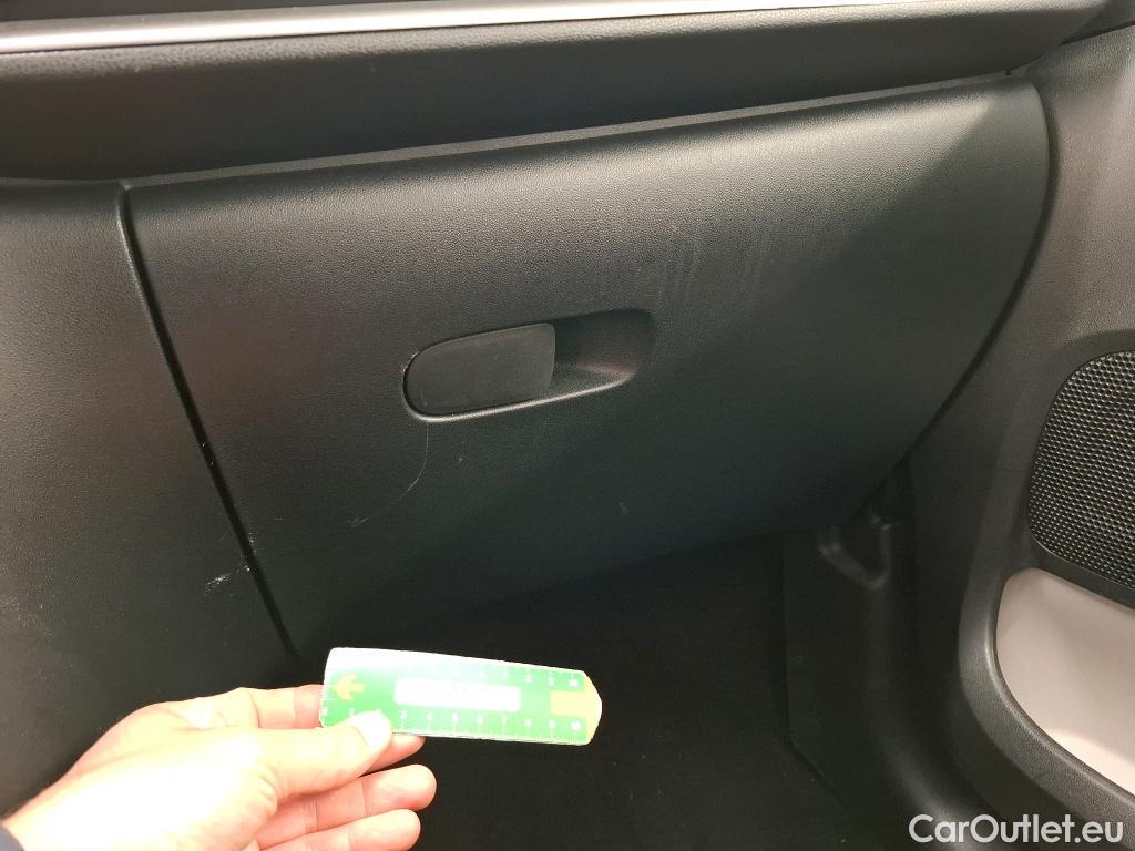  Citroen  C3  Société Feel Nav 1.2 PureTech 80CV BVM5 E6 #8