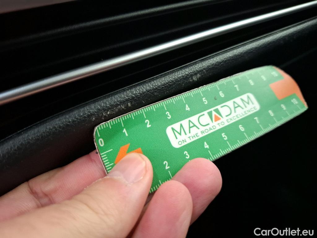  Volkswagen  Golf  VOLKSWAGEN / 2020 / 5P / Berline 2.0 TDI SCR 115 BVM6 Life Soci Busi #4