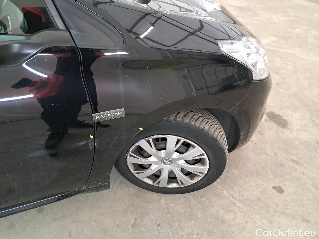  Peugeot  208  Affaire Premium Pack 1.5 HDi 100CV BVM6 E6dT #11