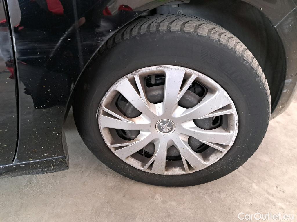  Peugeot  208  Affaire Premium Pack 1.5 HDi 100CV BVM6 E6dT #44