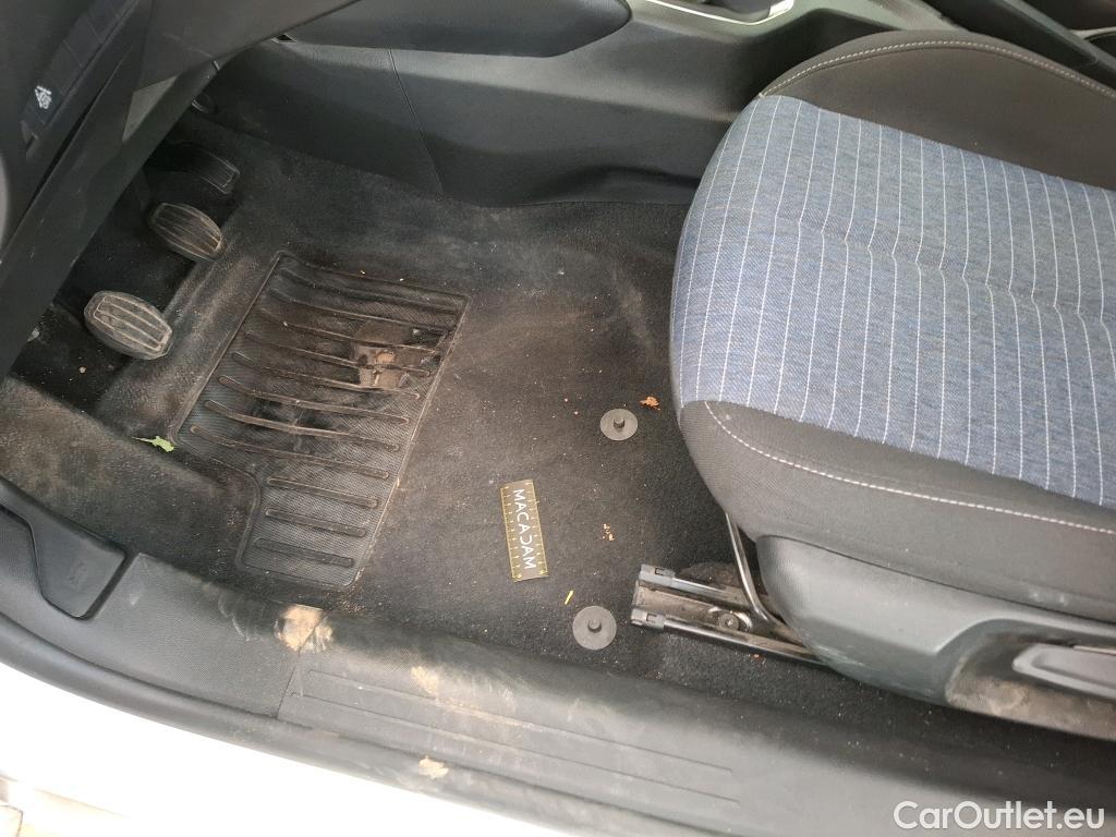  Peugeot  208  Premium 1.2 PureTech 75CV BVM5 E6d #1