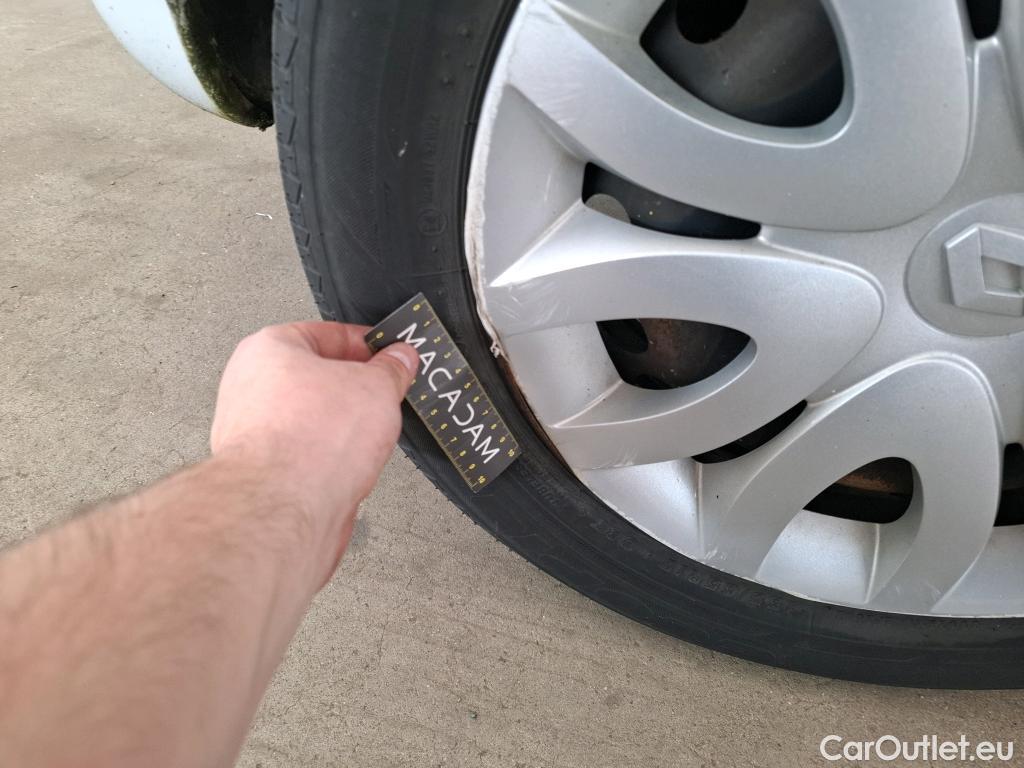  Renault  Clio  IV Air MediaNav 1.5 dCi 75CV BVM5 E6 #25