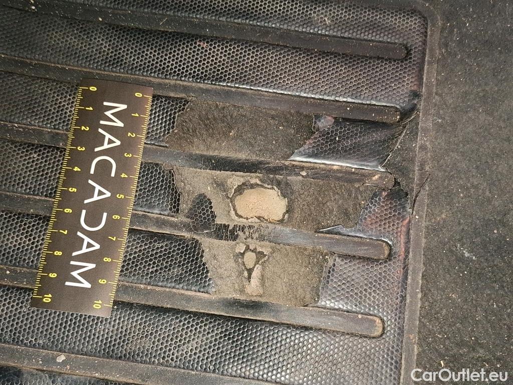  Peugeot  208  Premium 1.2 PureTech 75CV BVM5 E6d #2