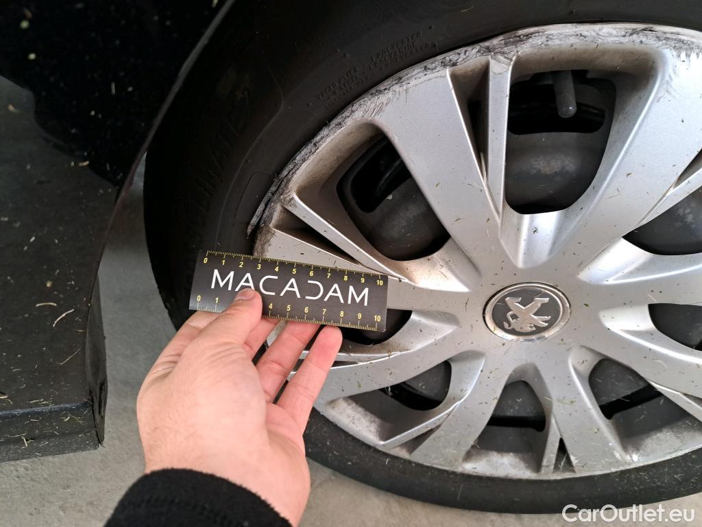  Peugeot  208  Affaire Premium Pack 1.5 HDi 100CV BVM6 E6dT #45