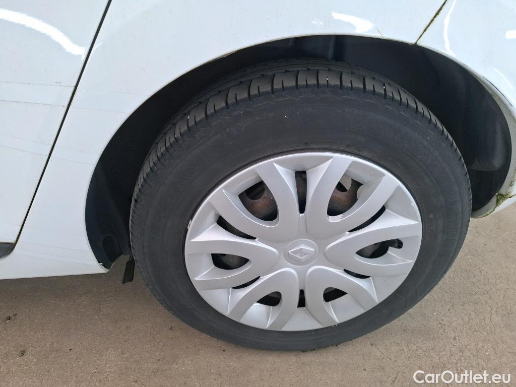  Renault  Clio  IV Air MediaNav 1.5 dCi 75CV BVM5 E6 #17