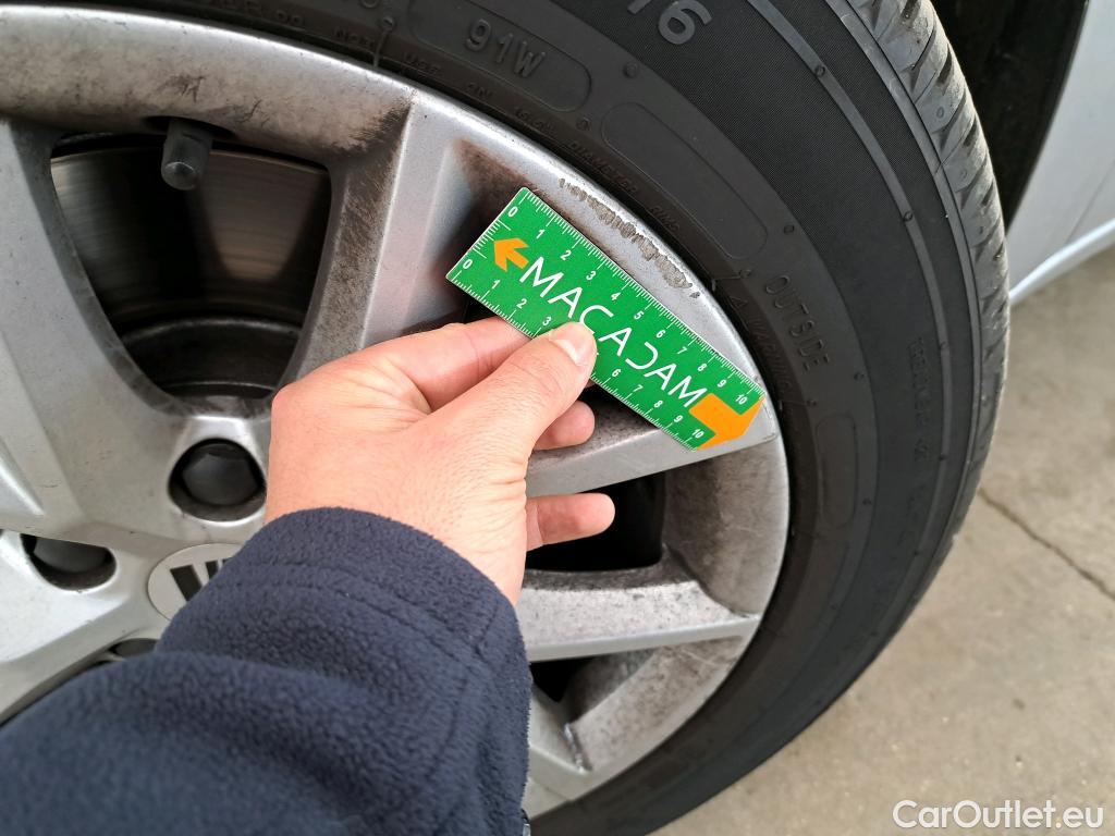  Seat  Leon SEAT  Sportstourer / 2020 / 5P / Break 2.0 TDI 150 DSG S&S Style Business #24