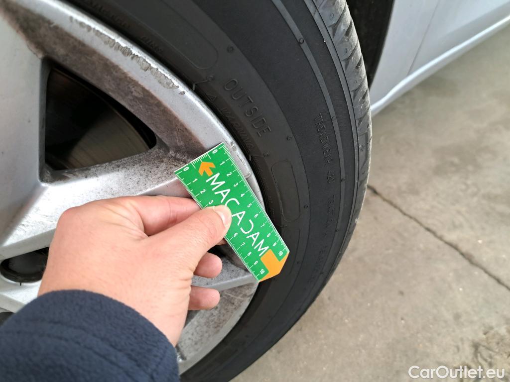  Seat  Leon SEAT  Sportstourer / 2020 / 5P / Break 2.0 TDI 150 DSG S&S Style Business #25