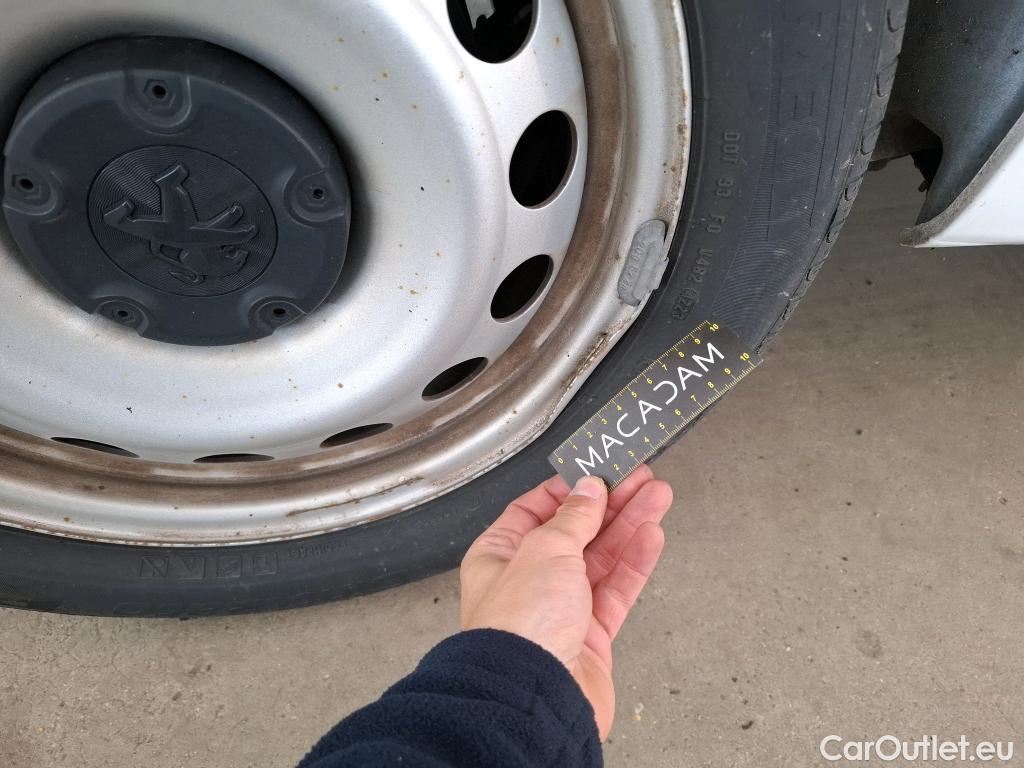  Peugeot  Partner  Premium L1 1.5 HDi 130CV BVA8 E6dT #47