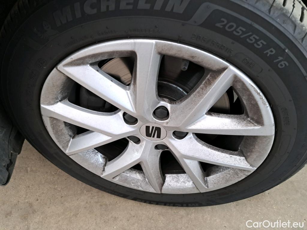  Seat  Leon SEAT  Sportstourer / 2020 / 5P / Break 2.0 TDI 150 DSG S&S Style Business #23