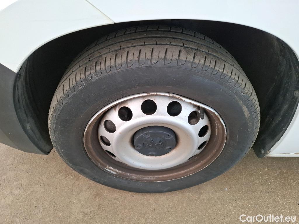  Peugeot  Partner  Premium L1 1.5 HDi 130CV BVA8 E6dT #37