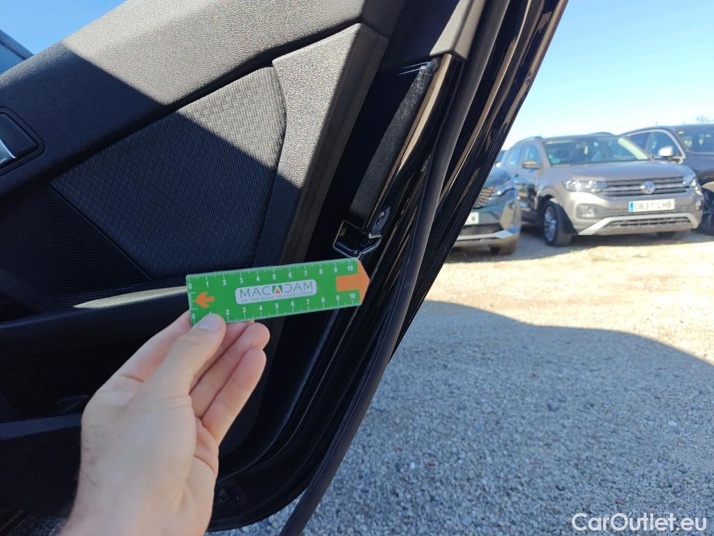  Bmw  Serie 1 BMW  / 2019 / 5P / berlina con portón 116d #32