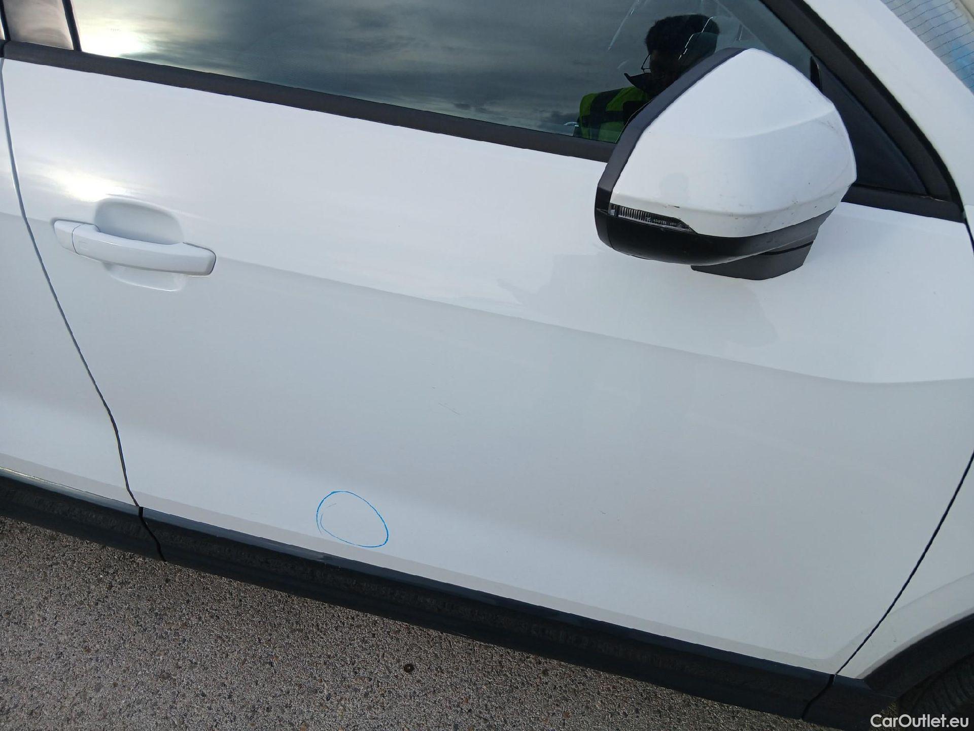  Audi  Q2 AUDI  / 2016 / 5P / todoterreno Design 30 TFSI 85kW (116CV) #17