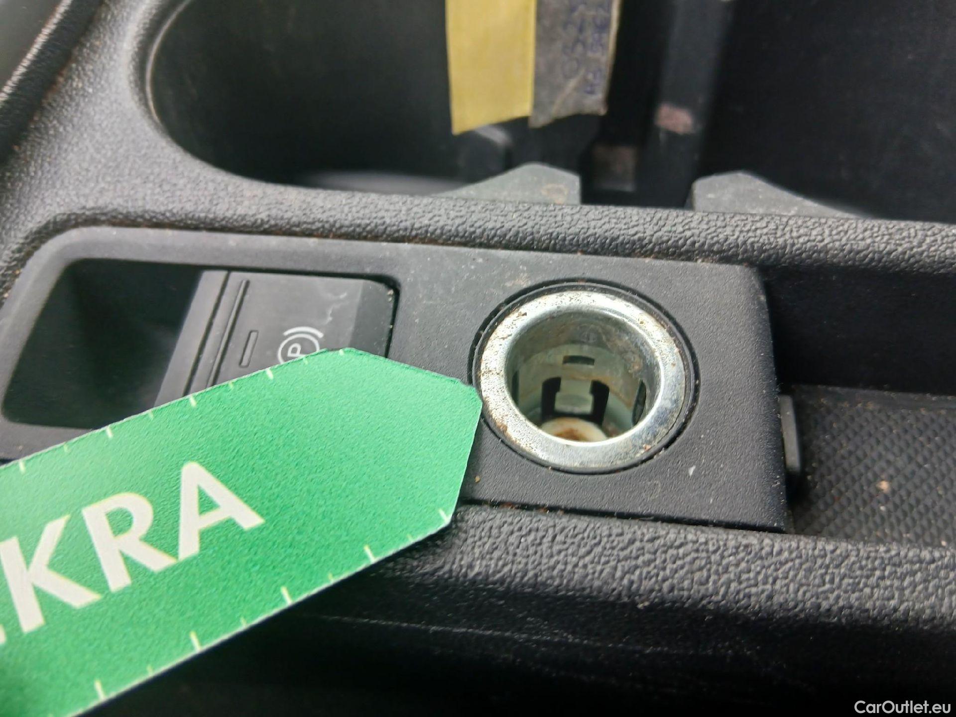  Audi  A3 AUDI  / 2020 / 5P / berlina con portón Sportback 30 TFSI 81kW (110CV) S tronic #2