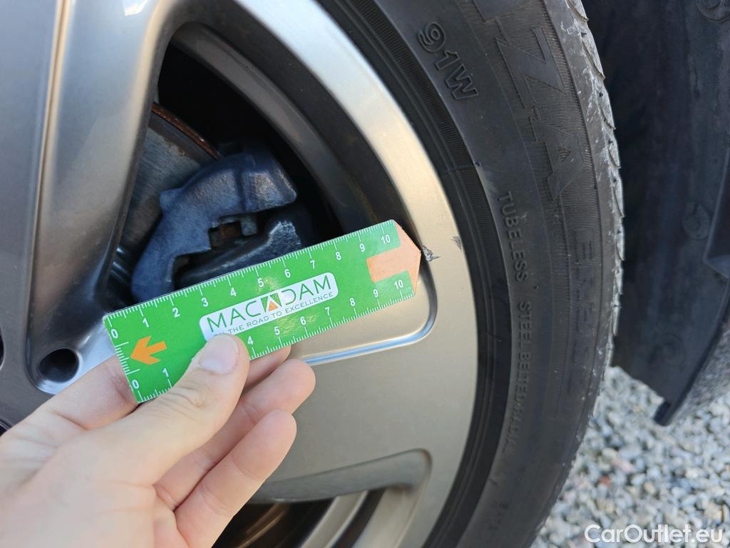  Bmw  Serie 1 BMW  / 2019 / 5P / berlina con portón 116d #49