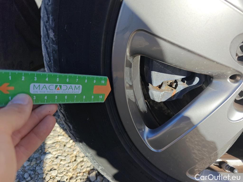  Bmw  Serie 1 BMW  / 2019 / 5P / berlina con portón 116d #40