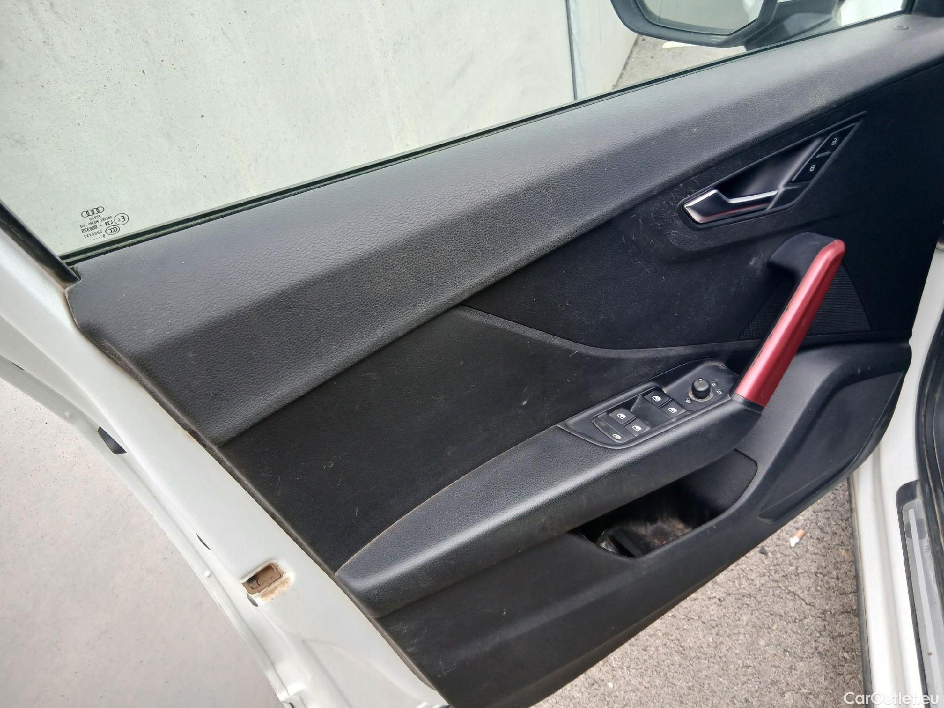  Audi  Q2 AUDI  / 2016 / 5P / todoterreno Sport 30 TFSI 85kW (116CV) CX #10