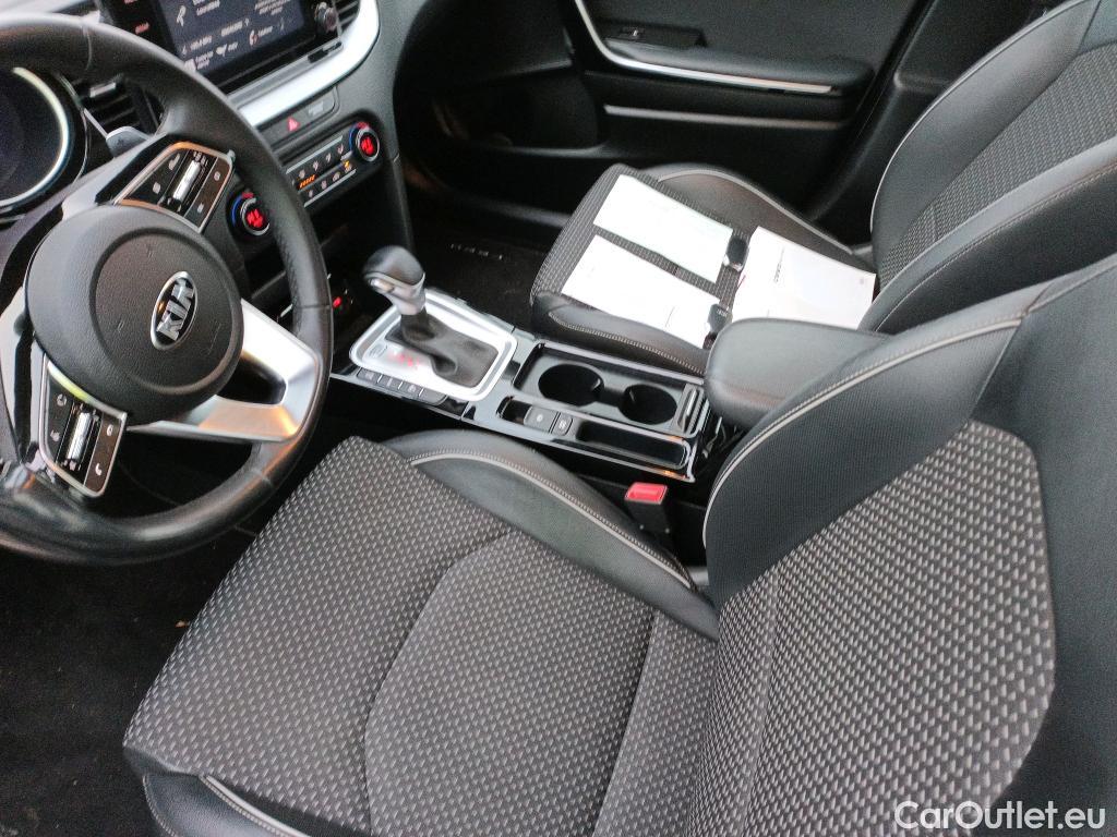  KIA  XCeed KIA  1.6 GDi PHEV 104kW (141CV) eDrive (AC) #13