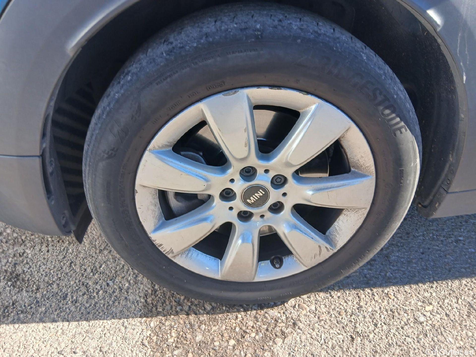  Mini  Countryman MINI  / 2016 / 5P / berlina con portón Cooper S E ALL4 #50