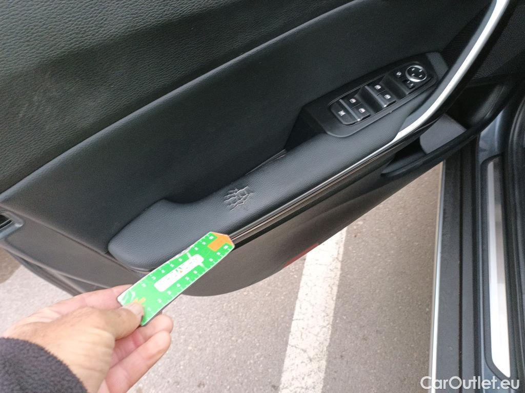  KIA  XCeed KIA  1.6 GDi PHEV 104kW (141CV) eDrive (AC) #9