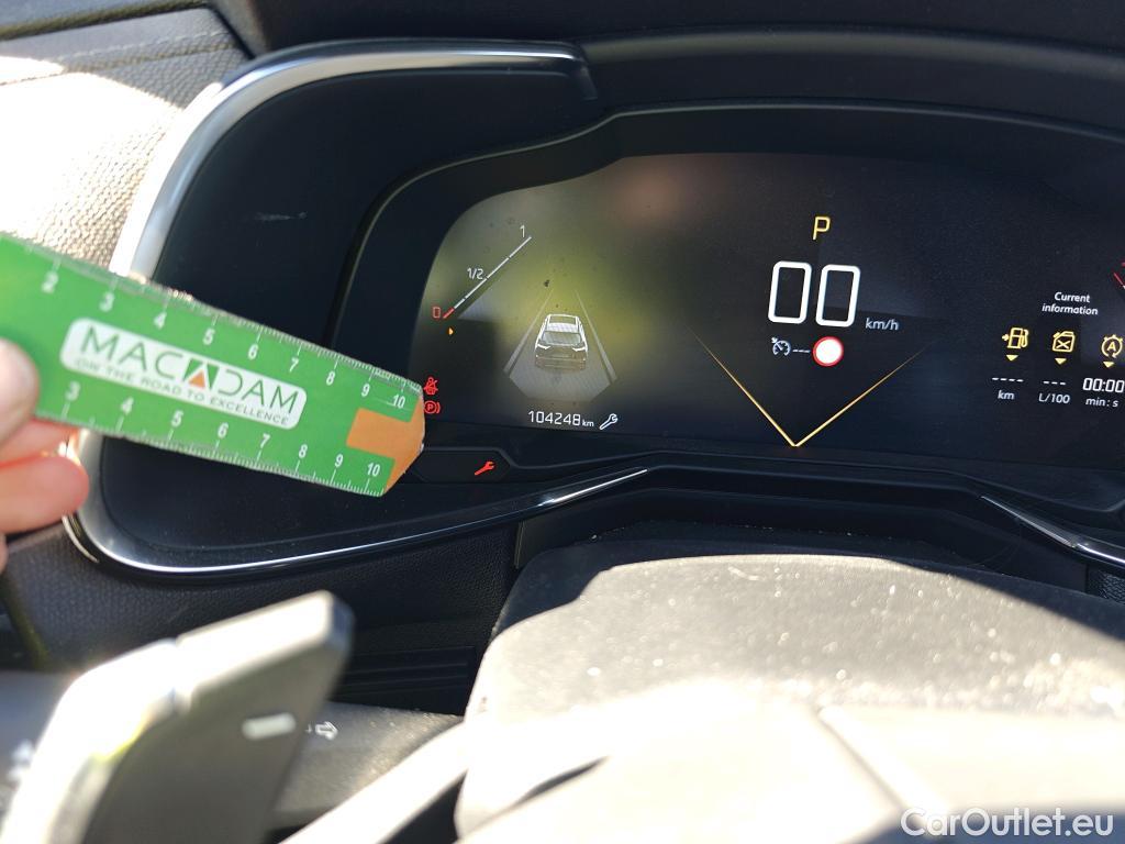  DS  DS7 DS DS 7 Crossback / 2017 / 5P / todoterreno BlueHDi DE 96kW (130CV) Auto. CHIC (AC) #47