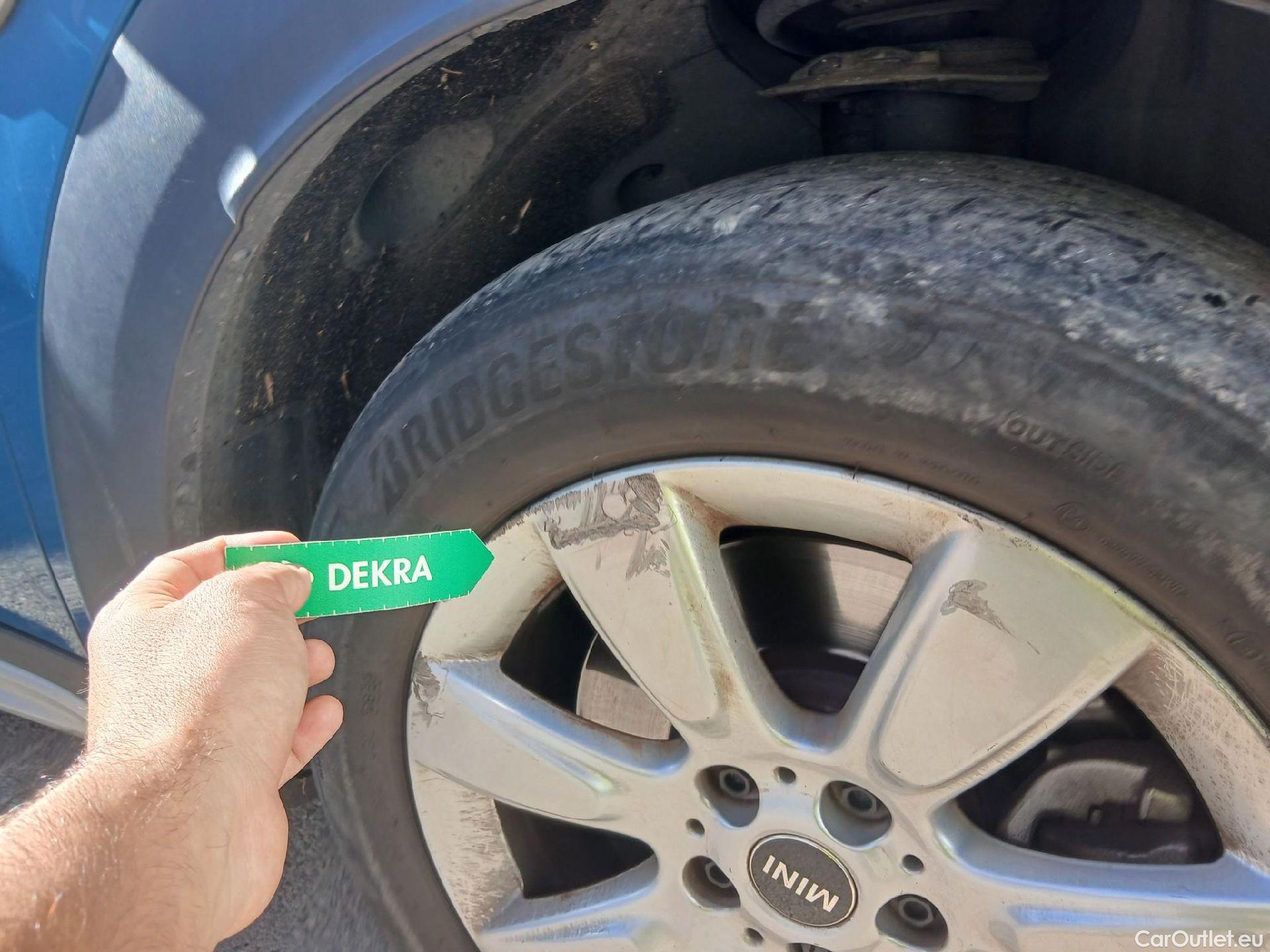  Mini  Countryman MINI  / 2016 / 5P / berlina con portón Cooper S E ALL4 #48