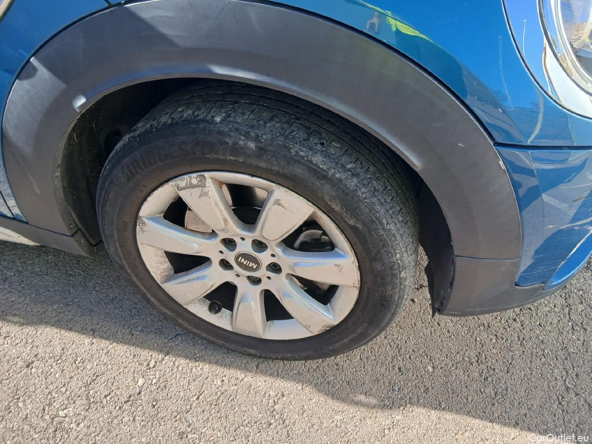  Mini  Countryman MINI  / 2016 / 5P / berlina con portón Cooper S E ALL4 #47