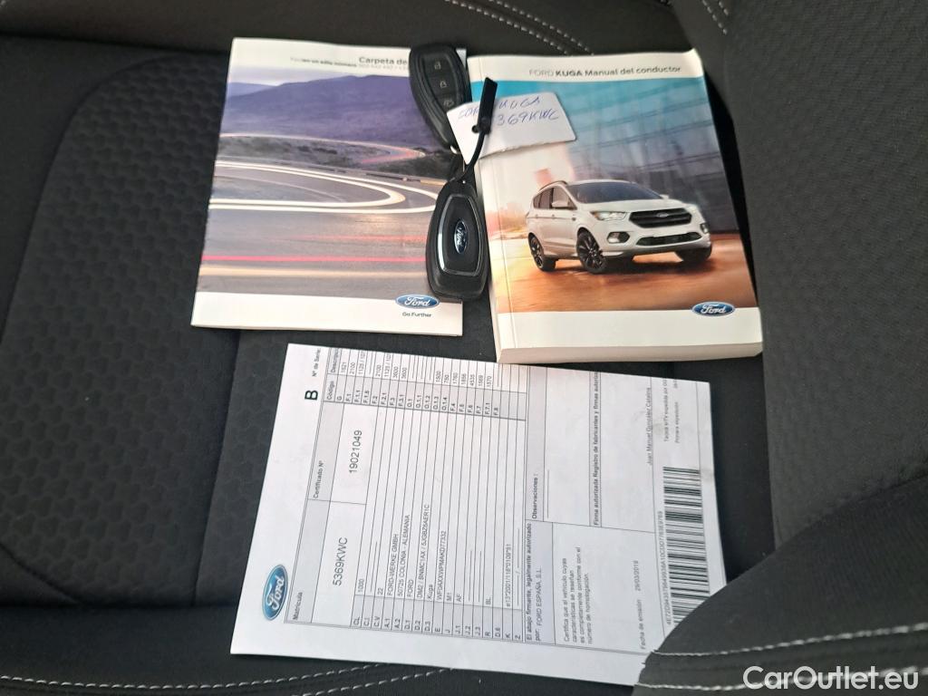  Ford  Kuga FORD  / 2016 / 5P / todoterreno 1.5 EcoBoost 88kW 4x2 Trend+ (CX) #3