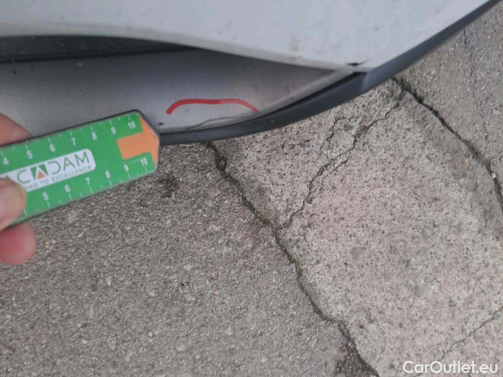  Hyundai  Konna HYUNDAI Kona / 2017 / 5P / todoterreno 1.6 GDI HEV SLE DCT #13