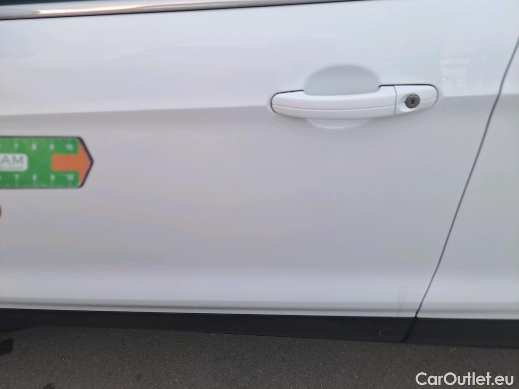  Ford  Kuga FORD  / 2016 / 5P / todoterreno 1.5 EcoBoost 88kW 4x2 Trend+ (CX) #7