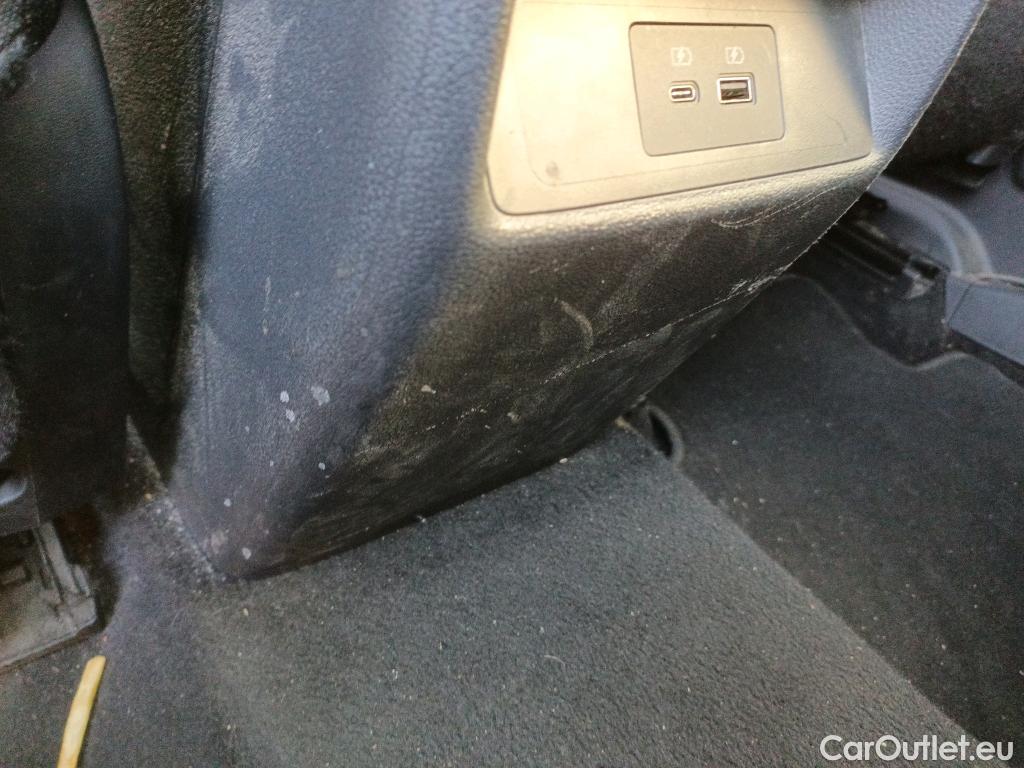  Nissan  Qashqai NISSAN  / 2021 / 5P / todoterreno DIG-T 103kW N-Connecta (Skyline Pack) #5