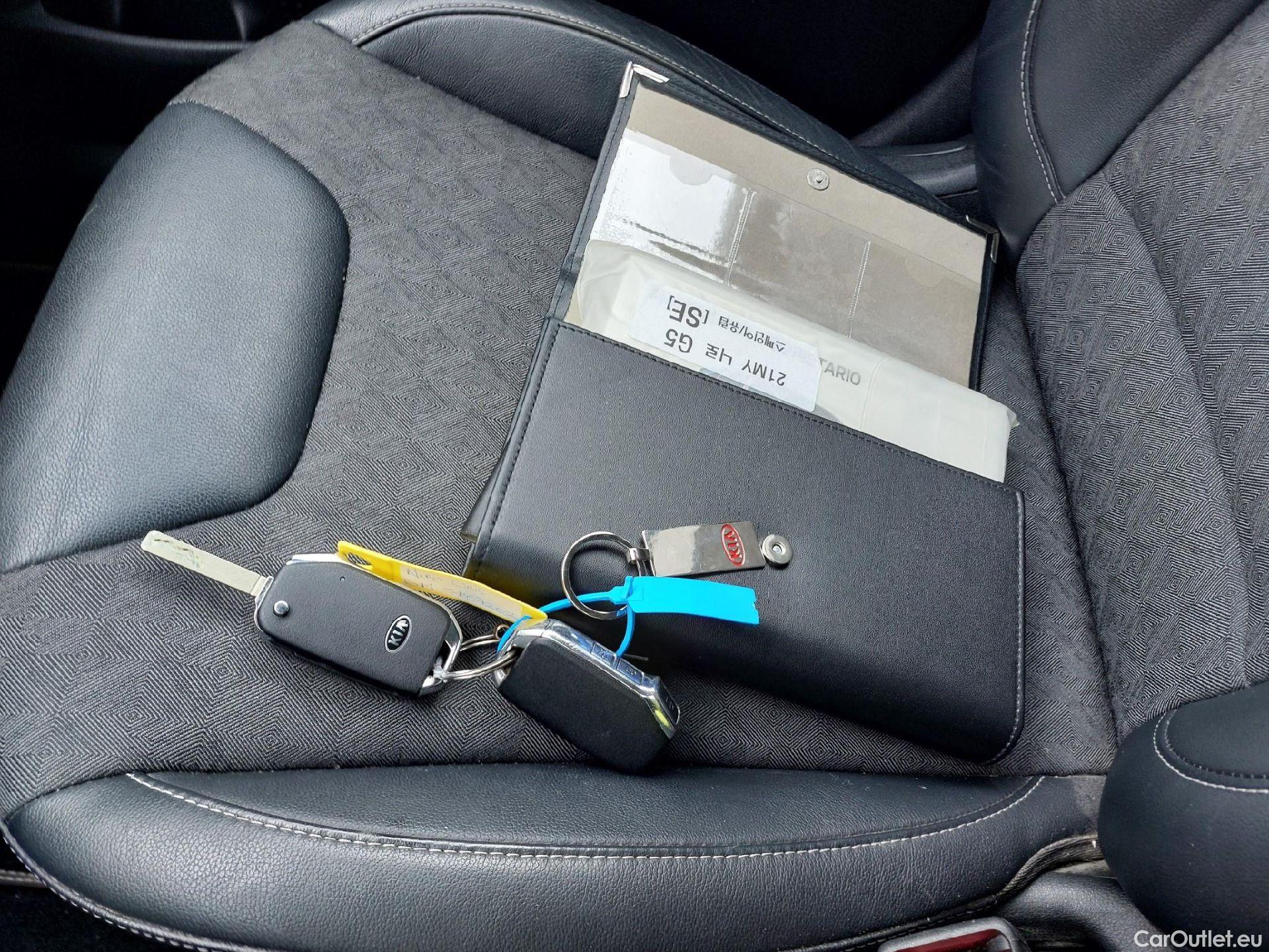  KIA  Niro KIA  / 2019 / 5P / crossover 1.6 GDi PHEV 104kW (141CV) Drive #1