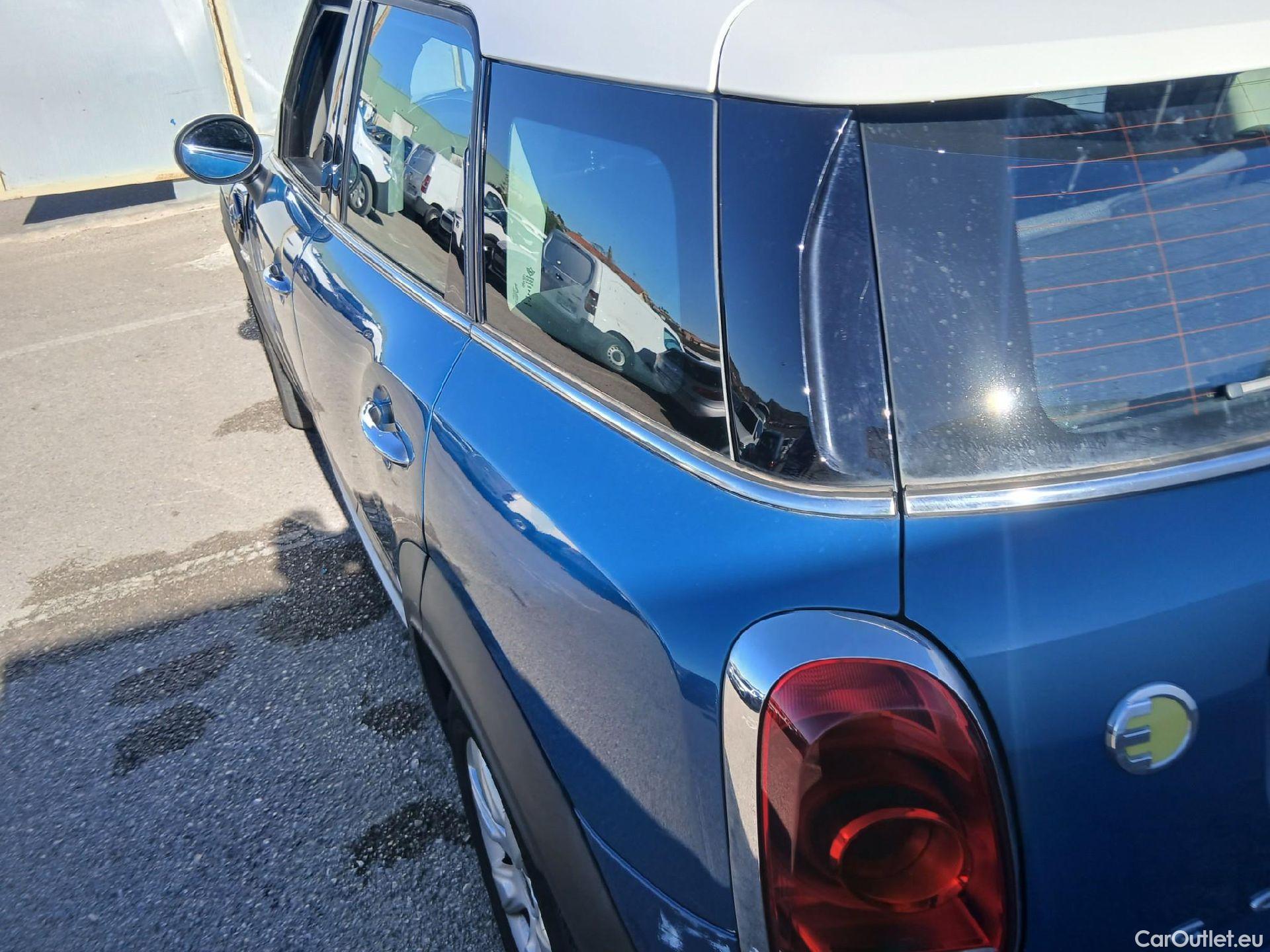  Mini  Countryman MINI  / 2016 / 5P / berlina con portón Cooper S E ALL4 #27