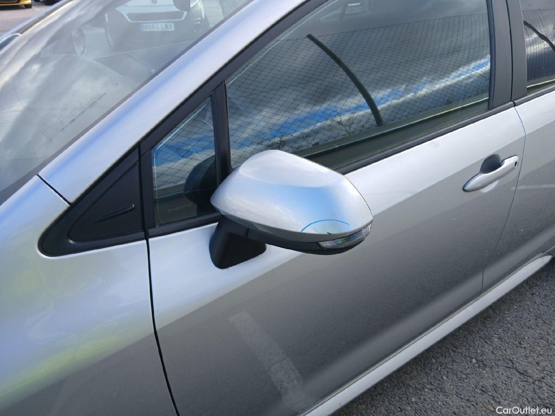  Toyota  Corolla TOYOTA  / 2019 / 5P / familiar 1.8 125H ACTIVE TECH E-CVT TOU SPORT #11