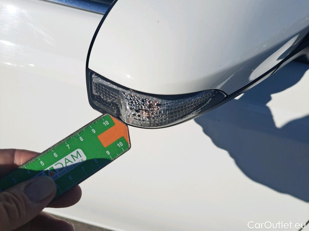  Toyota  Auris TOYOTA  5p 2G berlina con portón 1.8 140H Hybrid Feel! Edition #23