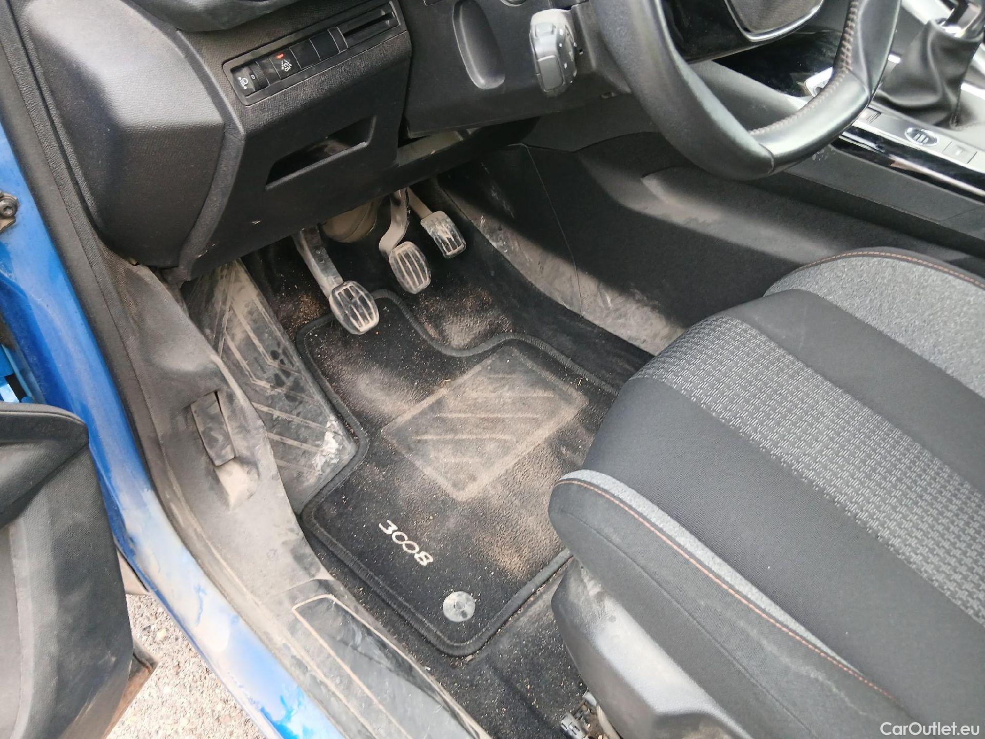  Peugeot  3008 PEUGEOT  / 2020 / 5P / todoterreno 1.2 PureTech 96KW S&S Active Pack #2