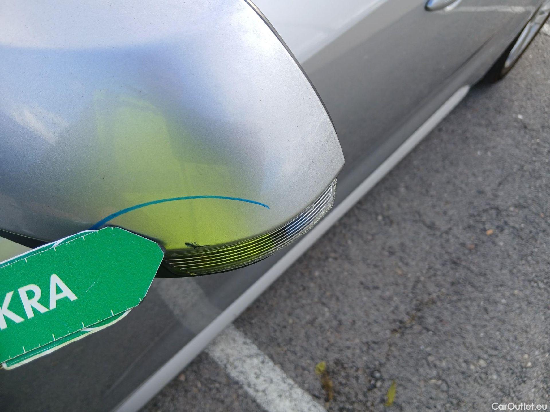  Toyota  Corolla TOYOTA  / 2019 / 5P / familiar 1.8 125H ACTIVE TECH E-CVT TOU SPORT #12