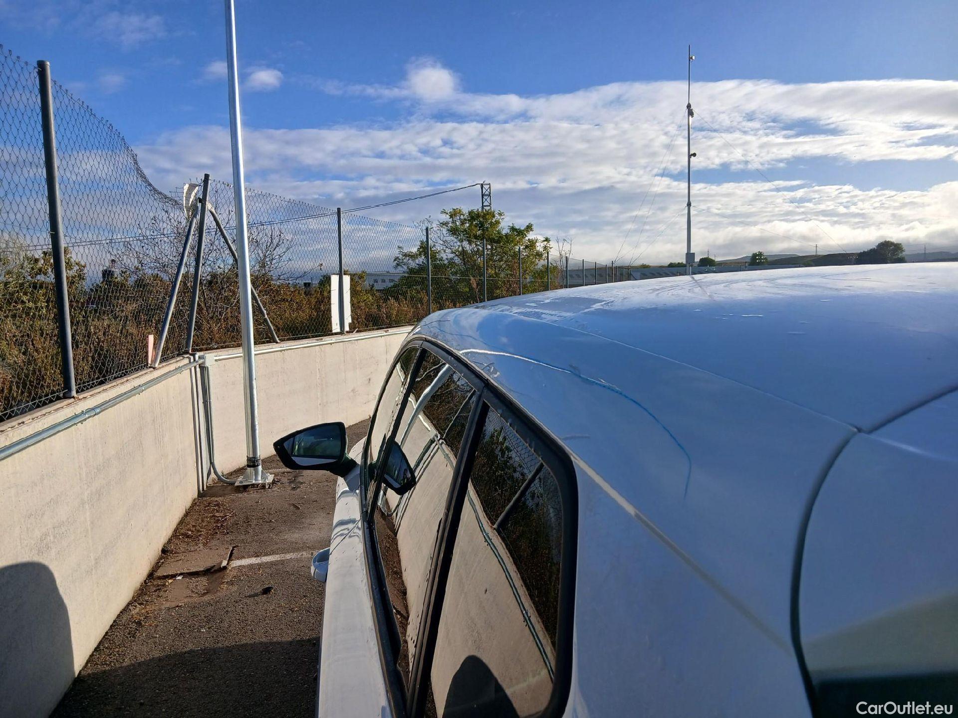  Seat  ATECA SEAT  / 2016 / 5P / todoterreno 1.6 TDI 85kW (115CV) St&Sp Style Eco #31