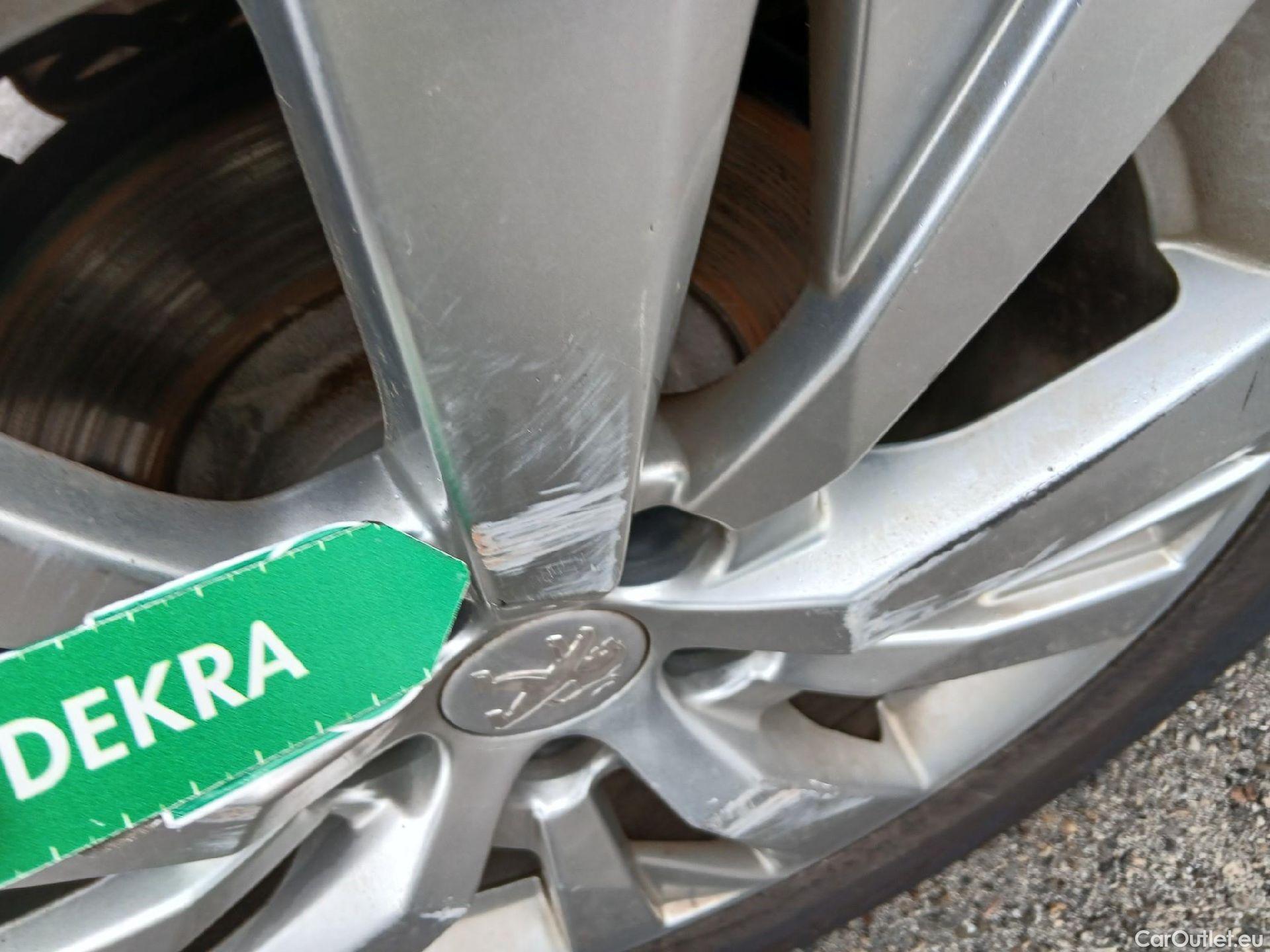  Peugeot  3008 PEUGEOT  / 2020 / 5P / todoterreno 1.2 PureTech 96KW S&S Active Pack #10