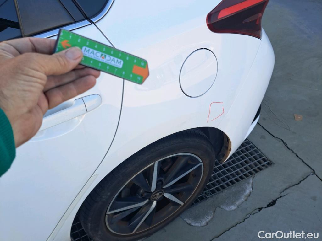  Toyota  Auris TOYOTA  5p 2G berlina con portón 1.8 140H Hybrid Feel! Edition #8