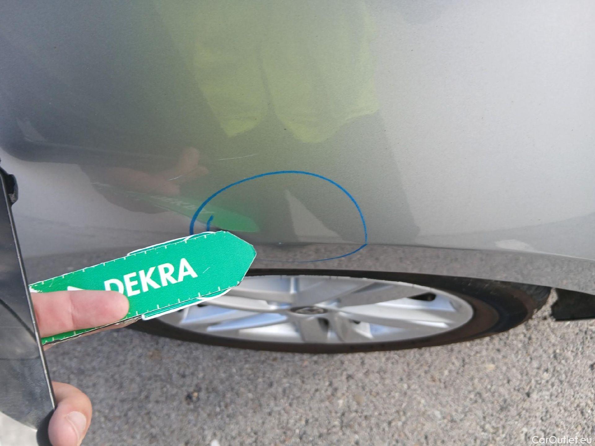  Toyota  Corolla TOYOTA  / 2019 / 5P / familiar 1.8 125H ACTIVE TECH E-CVT TOU SPORT #17