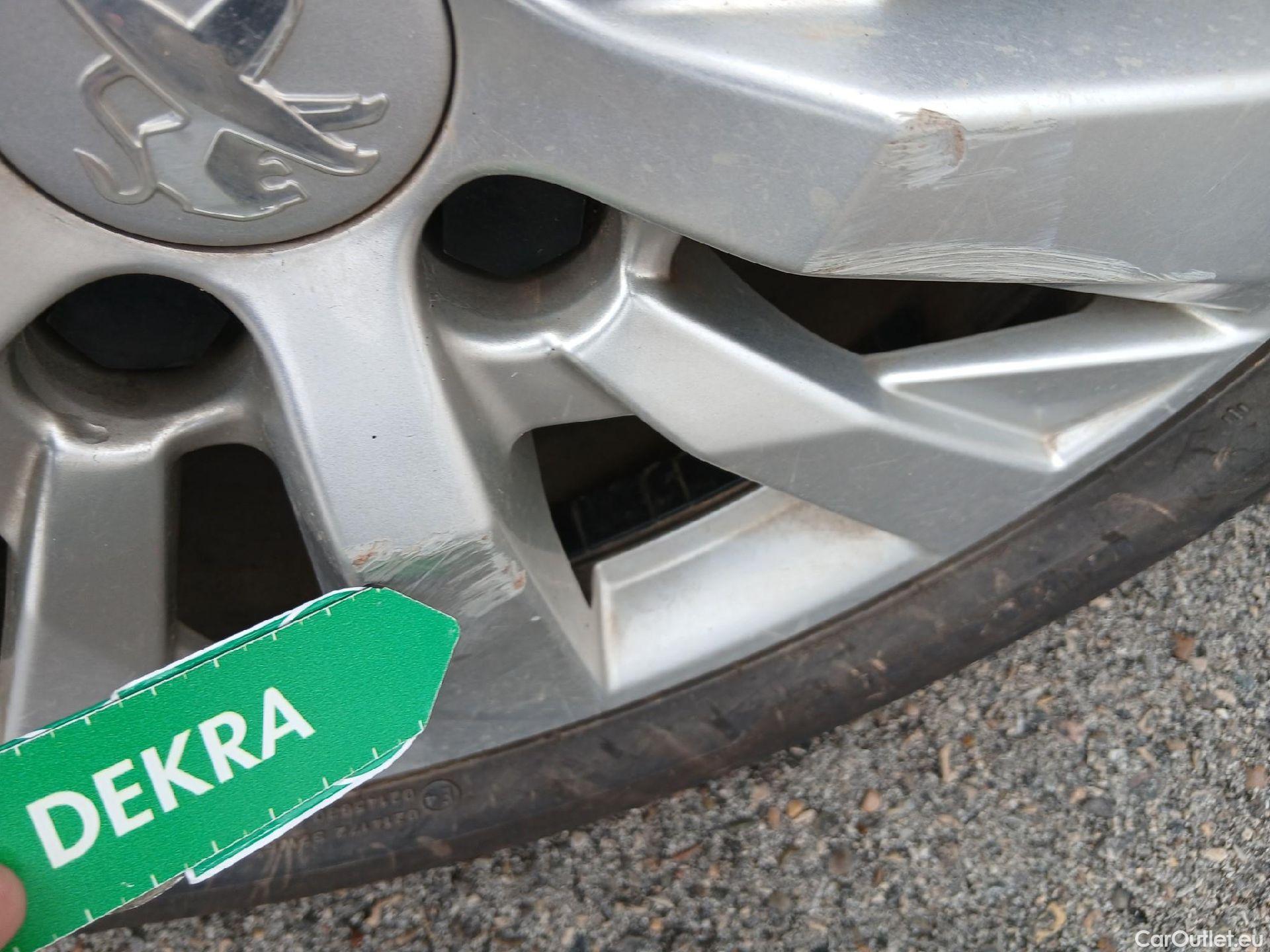  Peugeot  3008 PEUGEOT  / 2020 / 5P / todoterreno 1.2 PureTech 96KW S&S Active Pack #7