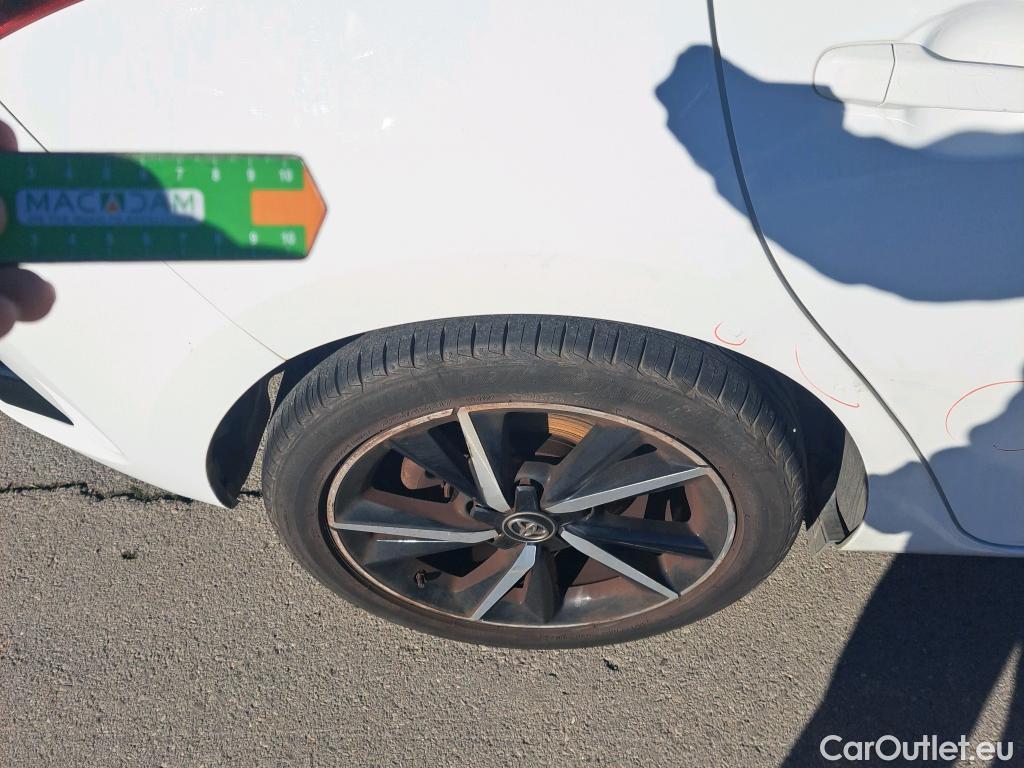  Toyota  Auris TOYOTA  5p 2G berlina con portón 1.8 140H Hybrid Feel! Edition #10