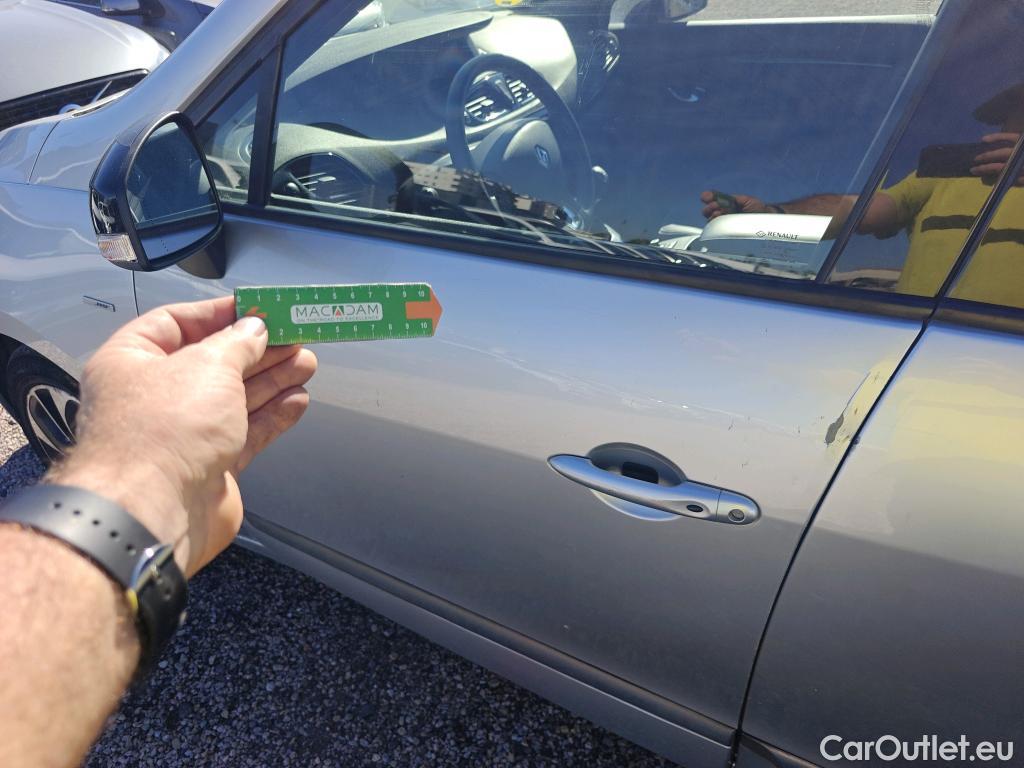  Renault  Scenic RENAULT SCÉNIC 5p 3G monovolumen compacto BOSE Energy dCi 130 eco2 Euro 6 #4