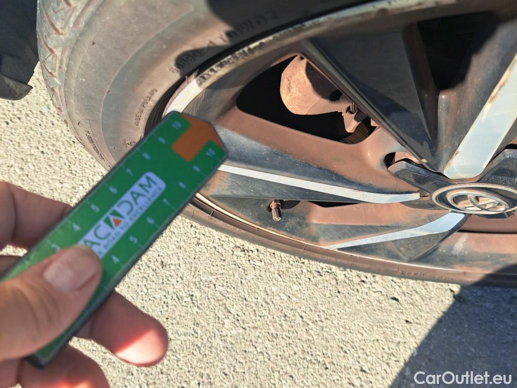  Toyota  Auris TOYOTA  5p 2G berlina con portón 1.8 140H Hybrid Feel! Edition #7