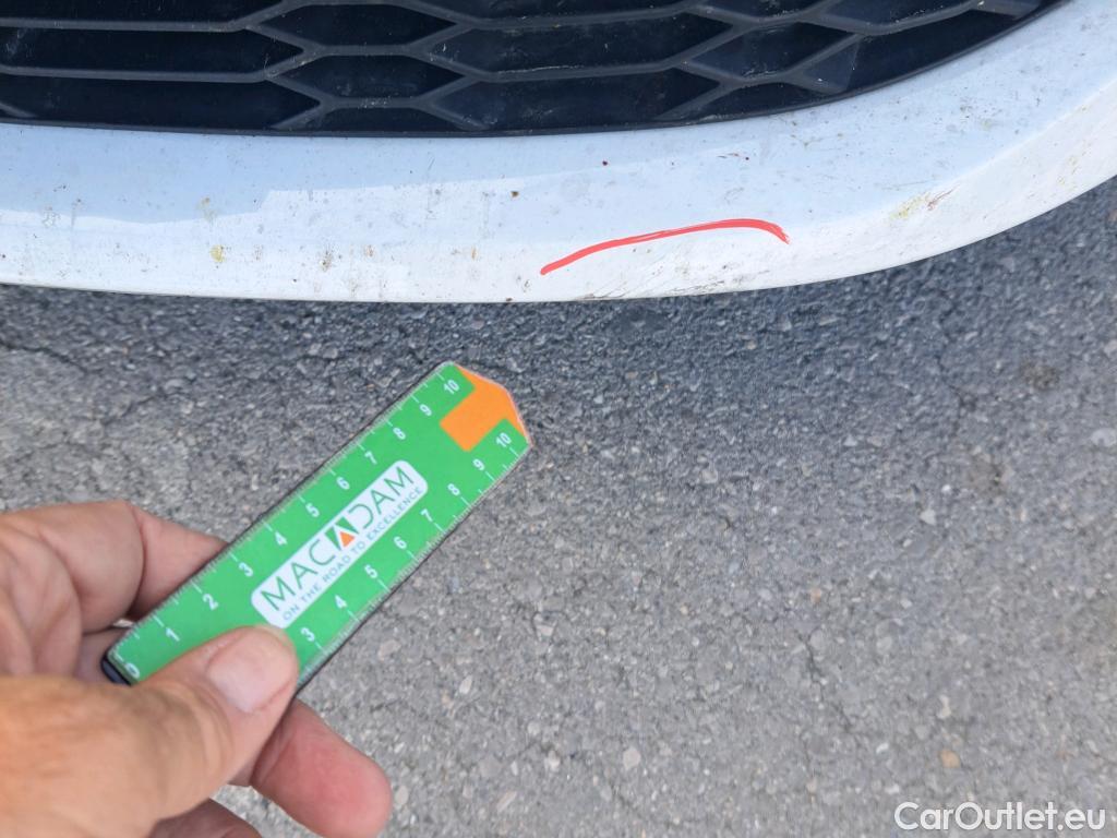  Toyota  C-HR TOYOTA  / 2019 / 5P / todoterreno 1.8 125H Active #13